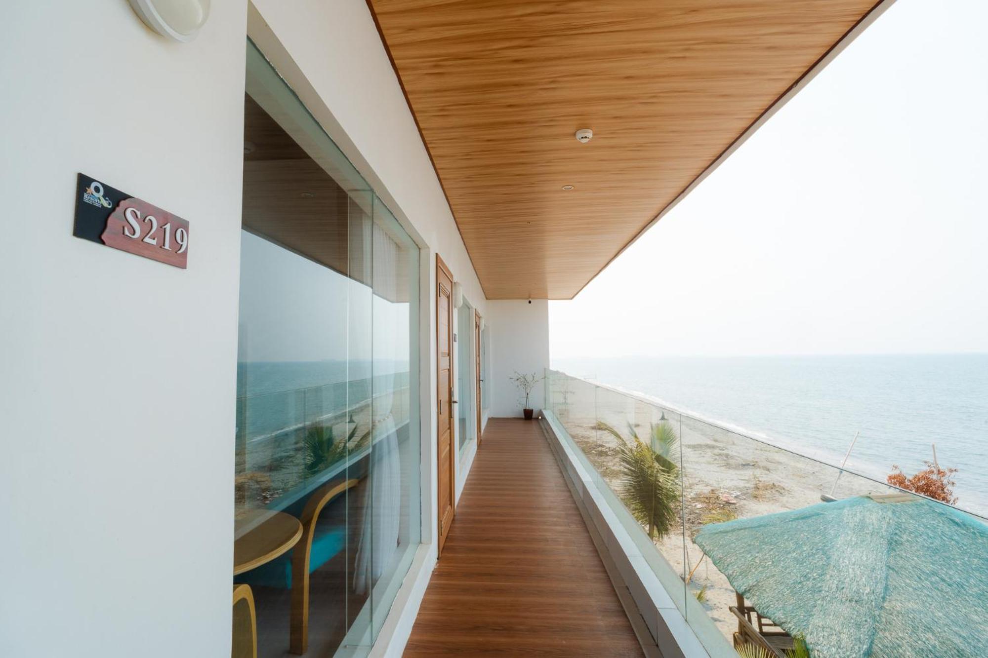 Q Beach Resort Cabangan Exterior photo