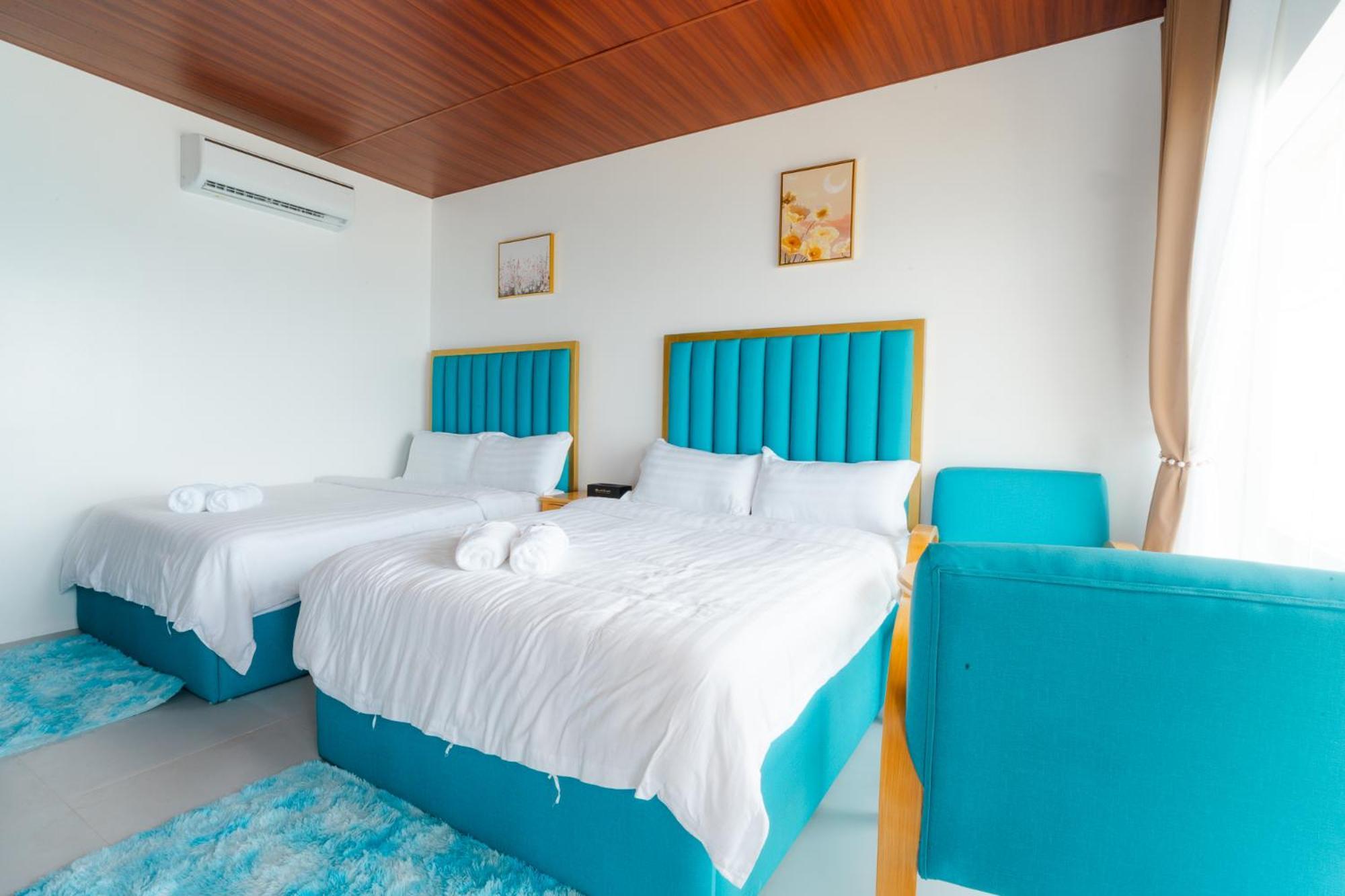 Q Beach Resort Cabangan Exterior photo