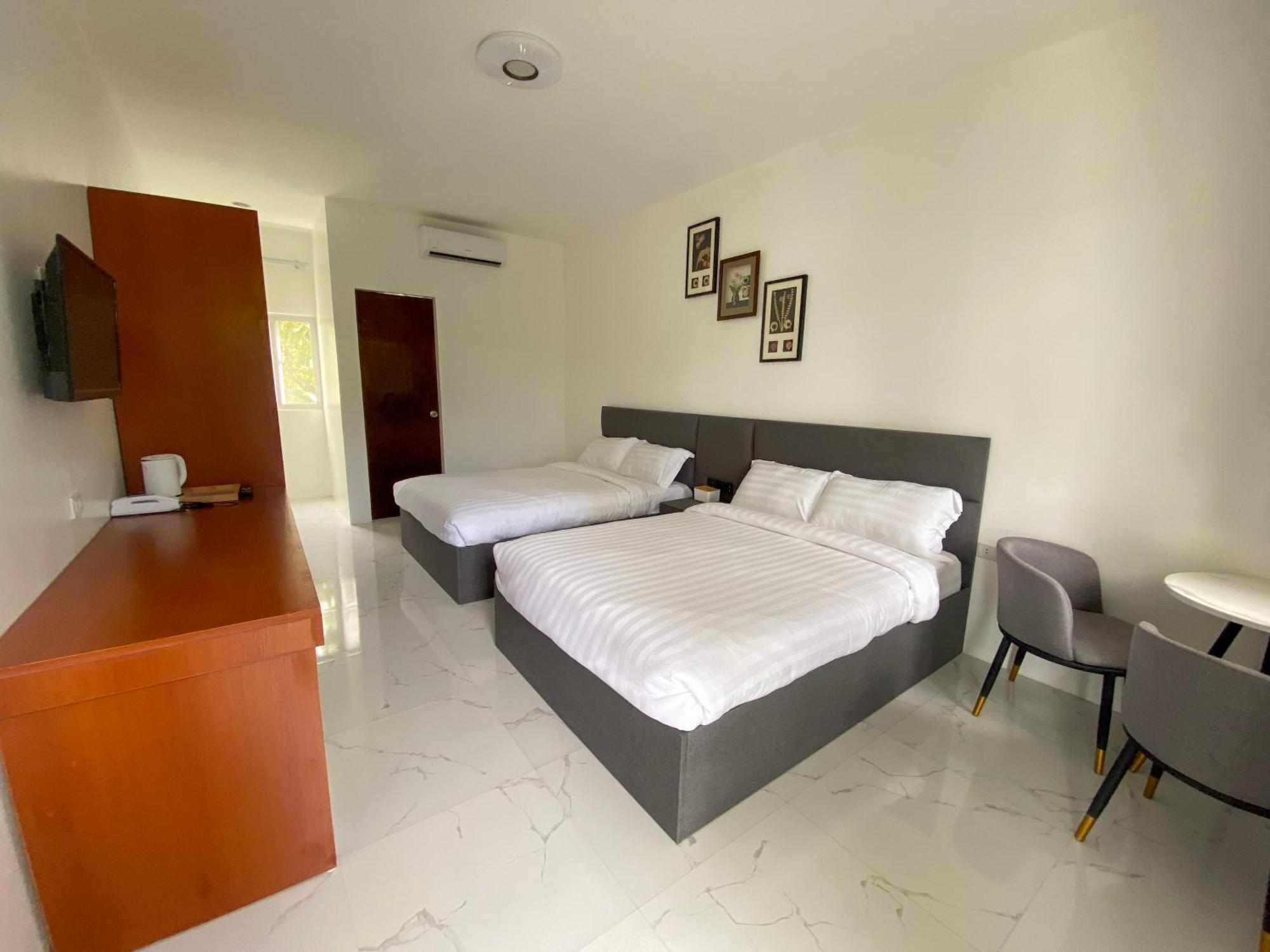 Q Beach Resort Cabangan Room photo