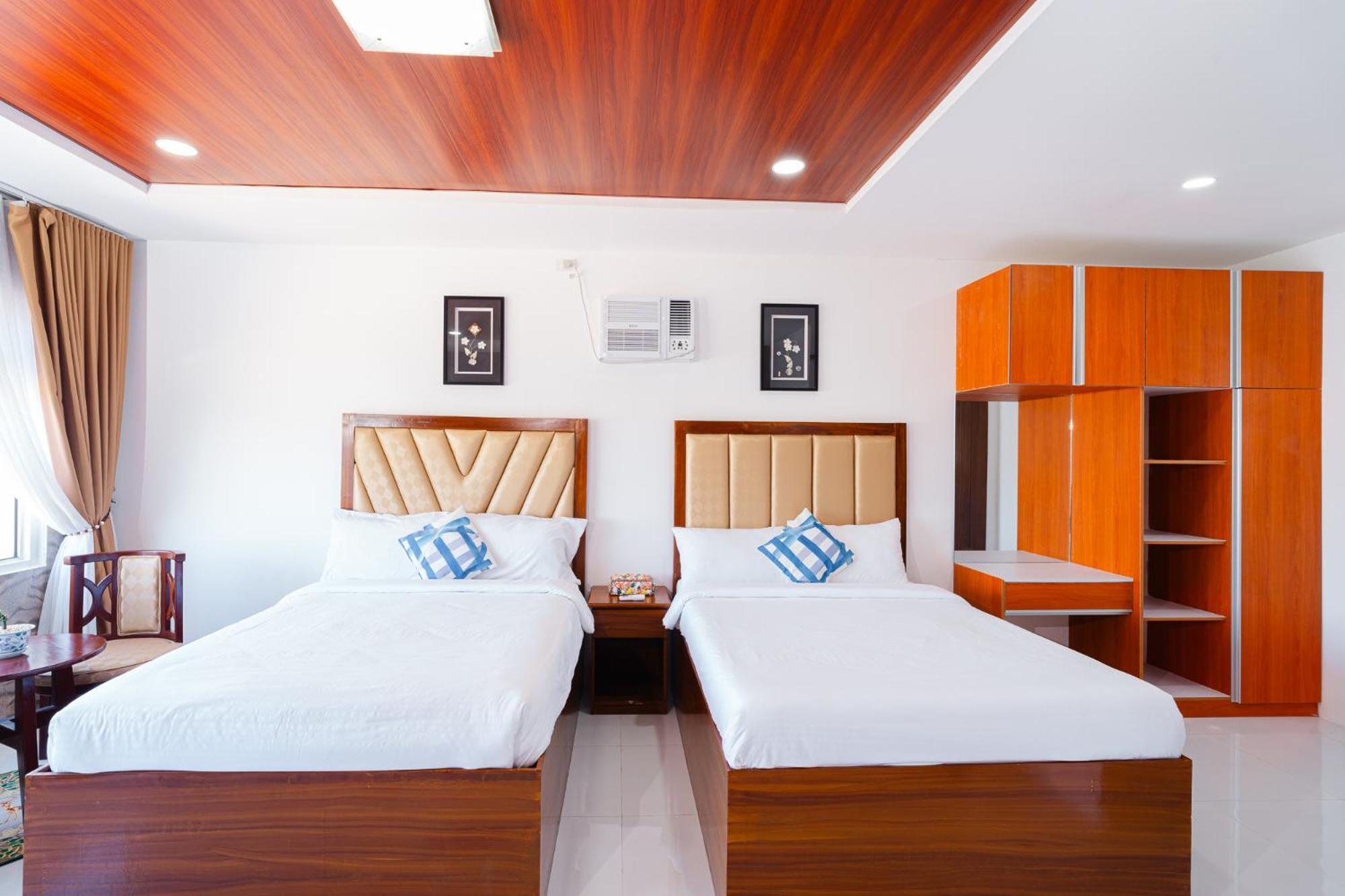 Q Beach Resort Cabangan Exterior photo