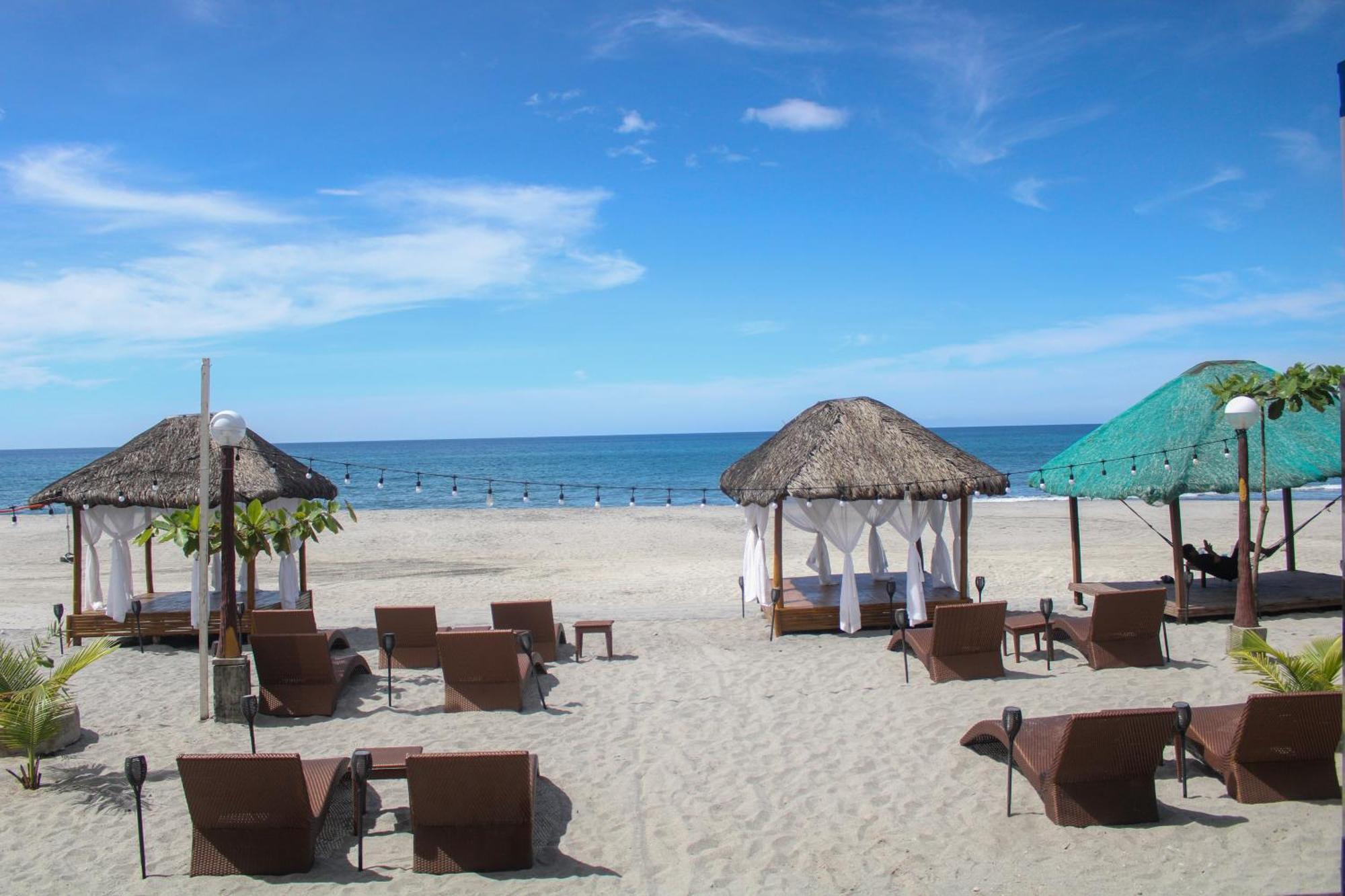 Q Beach Resort Cabangan Exterior photo